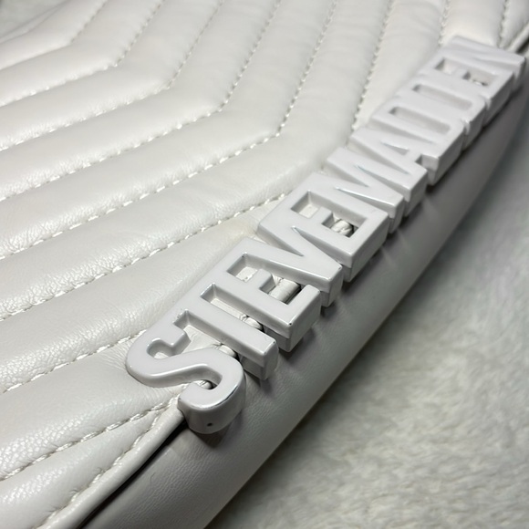 Steve Madden White Chevron Quilted Crossbody Bag - Picture 12 of 13